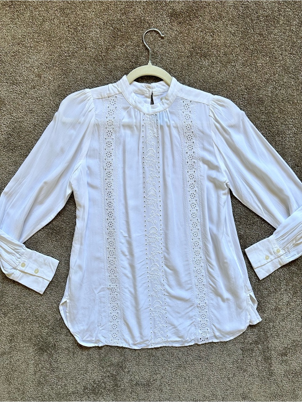 LOFT White Embroidered Blouse Size XS NWT
